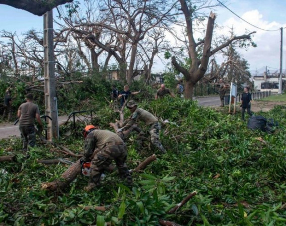 Makron sazvao hitan sastanak zbog ciklona "Šido"