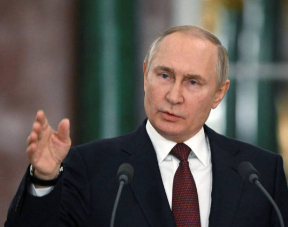 Vladimir Putin: Zapad gura Rusiju na crvenu liniju
