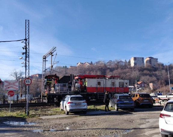 Stravična nesreća u Srbiji: Voz naletio na kombi, ima mrtvih
