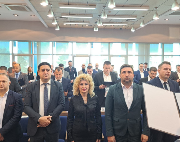 Zbog blokade SNSD-a Bijeljina ostaje bez subvencija, stipendija, olakšica za đačke karte i ostalih davanja za građane
