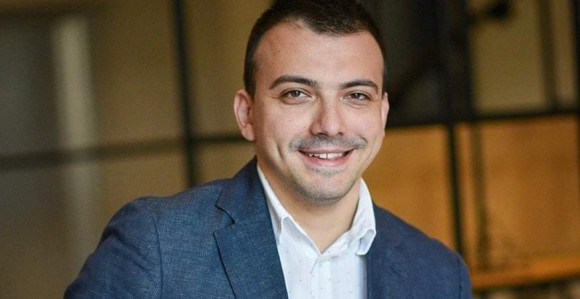 Igore, zaboravio si reći da je tata sa dva poslanika došao na tenkovima SFOR-a