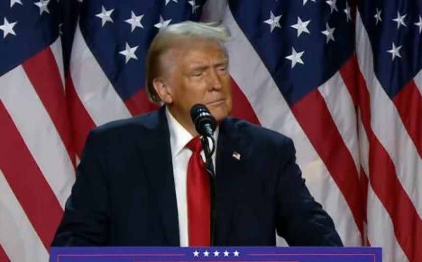 Drugačije izdanje: Tramp promijenio frizuru (VIDEO)