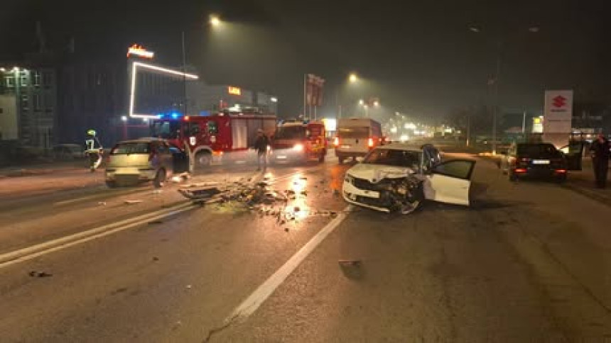 Težak sudar u Banjaluci: Jedna osoba povrijeđena