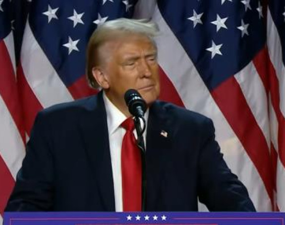 Drugačije izdanje: Tramp promijenio frizuru (VIDEO)