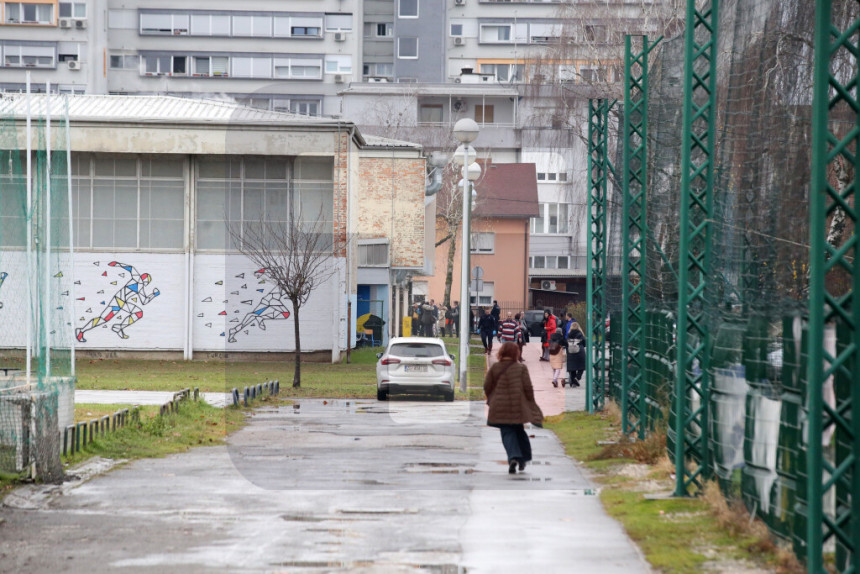 Mladić (19) nožem napao učiteljicu i učenike, dijete (7) preminulo