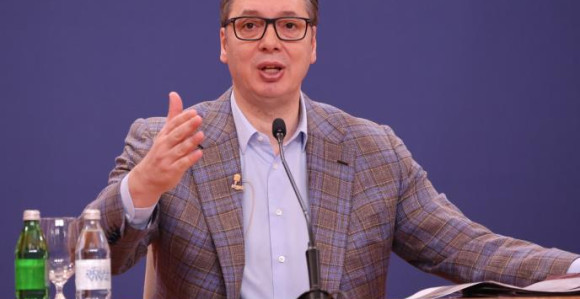 Vučić: Predstavljen program stambenih kredita za mlade