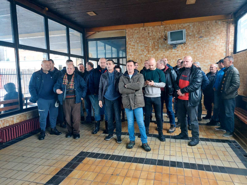 Prijedor: Radnici "Autotransporta" stupili u štrajk