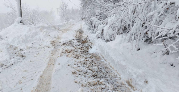 Obustavljena nastava u više škola zbog snijega