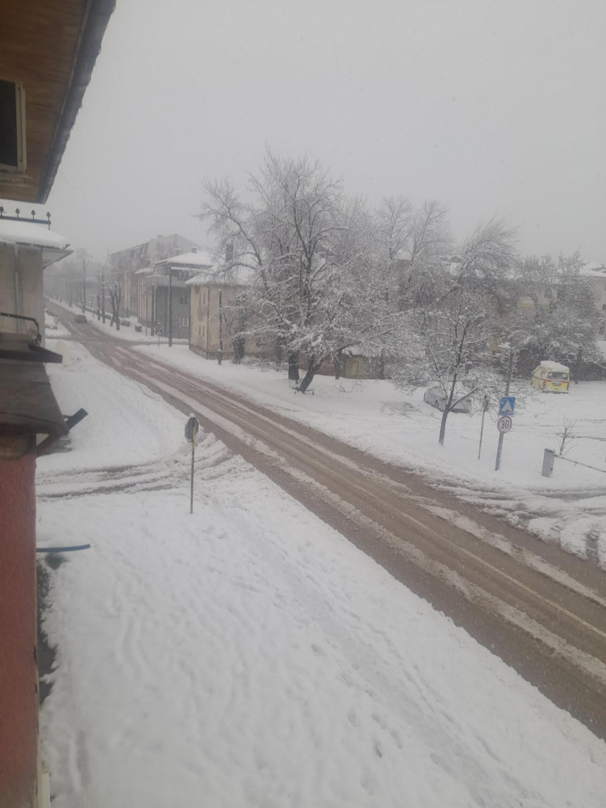 Doboj bez grijanja i struje, obustavljena nastava u školama