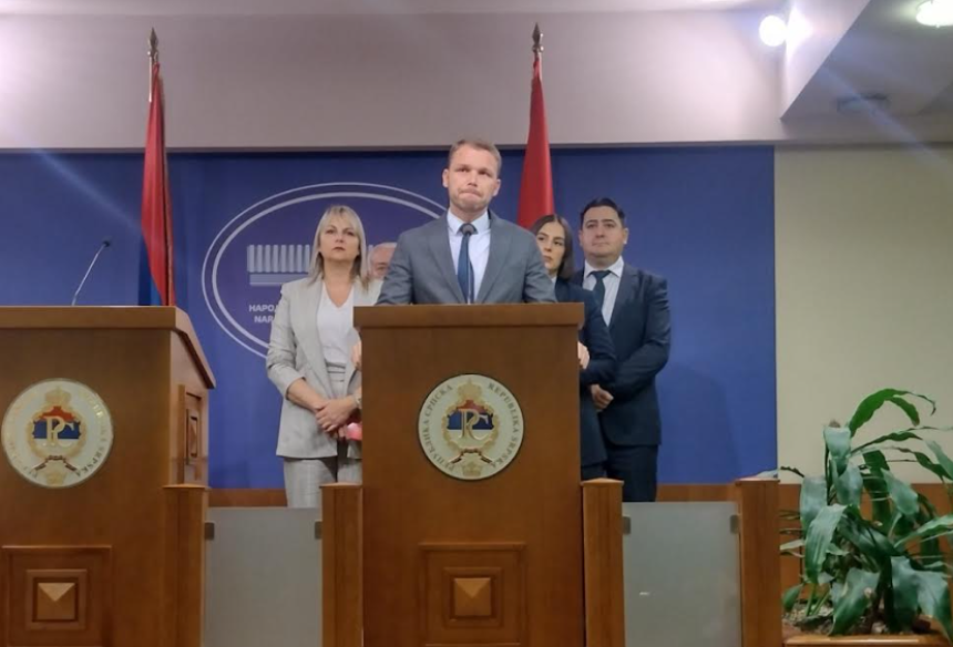 Zašto se ne brane i borci i generali kojima se sudi nego samo ON?