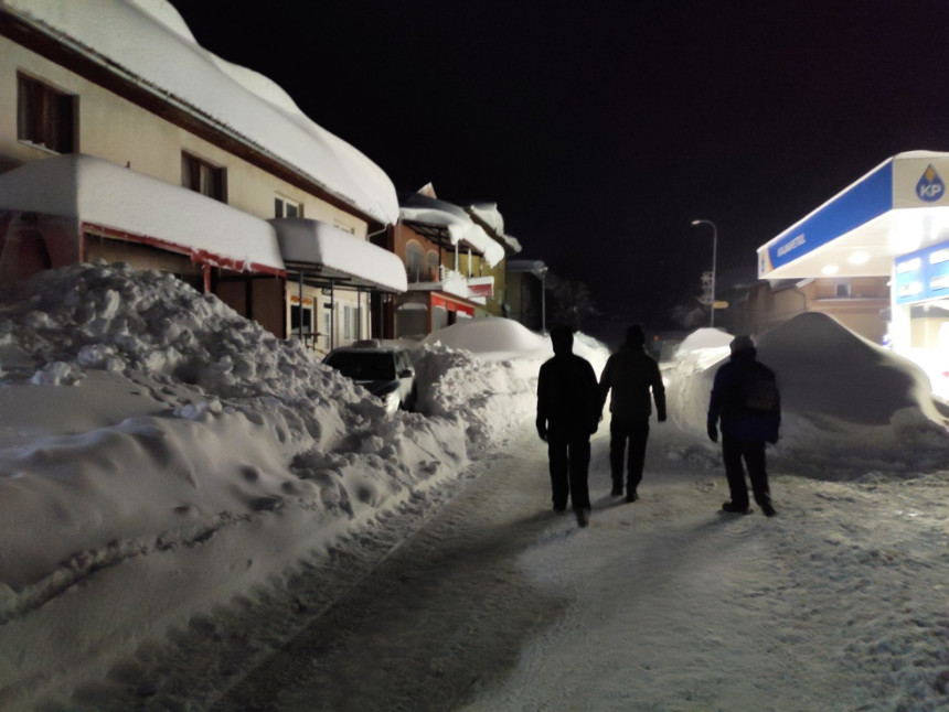 Kneževo potpuno odsječeno od svijeta, nema struje (FOTO)