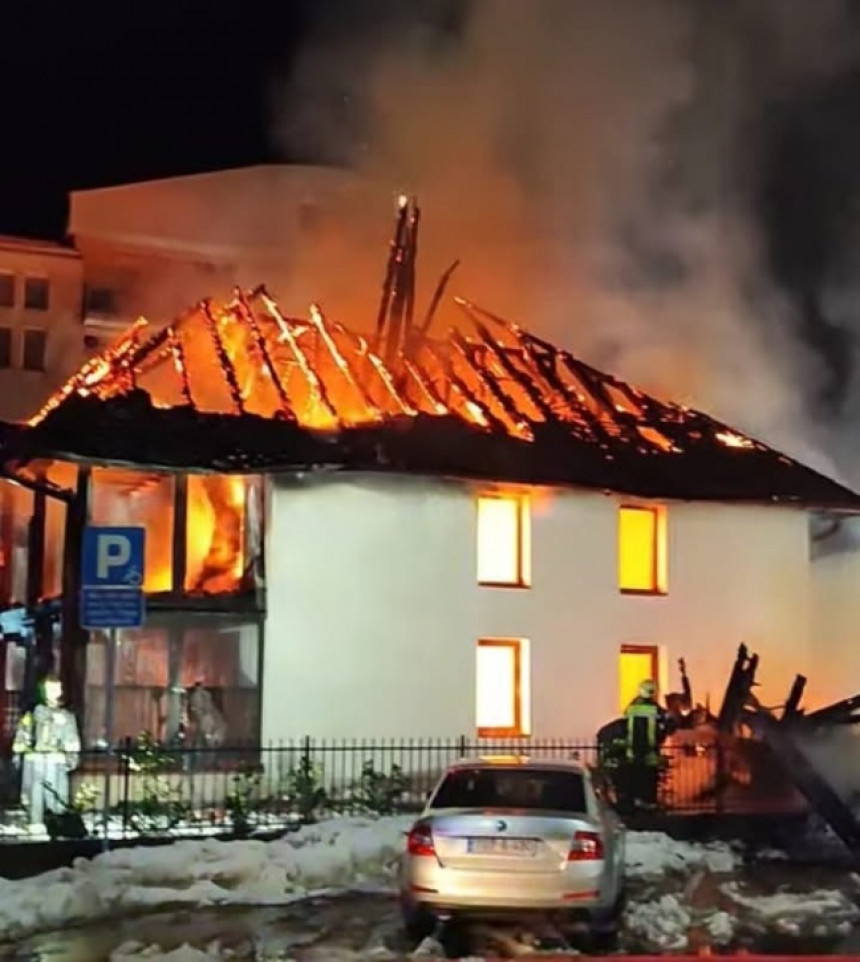 U Brčkom izgorjela džamija u požaru