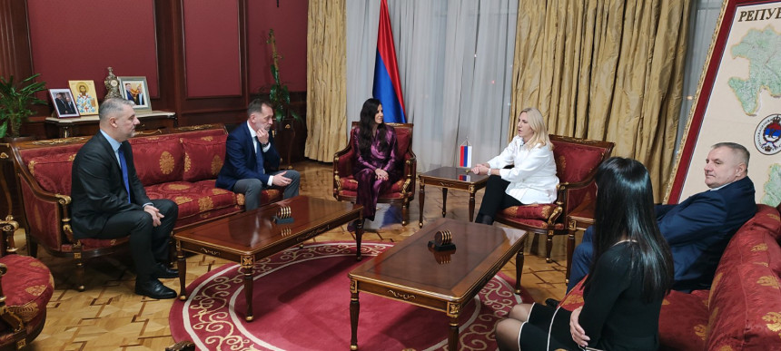 Zvaničnici Srpske se sastali sa suprugom predsjednika Srbije
