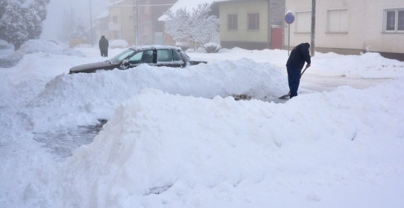 Vojska čisti snijeg u Banjaluci, Drvaru, Kneževu...