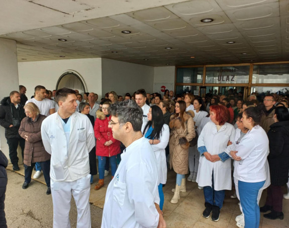 Održan protest zaposlenih u bolnici u Prijedoru