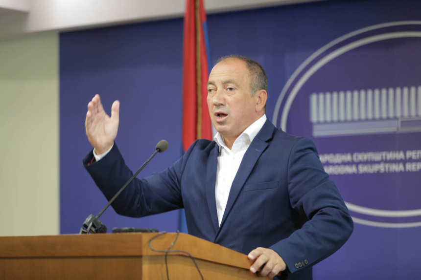 Вишковићу, престани лупати, твоја полиција ухапсила Нешића