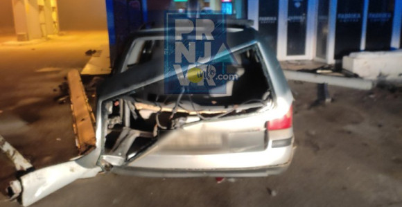 Haos u Prnjavoru: Izgubio kontrolu i udario u kafić