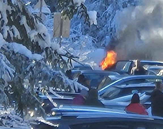 Zapalio se automobil u voznoj traci na Trebeviću