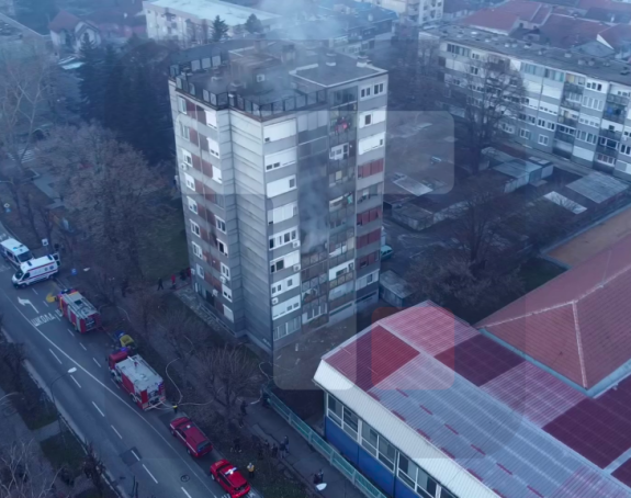 Čačak: Požar u višespratnici pod kontrolom