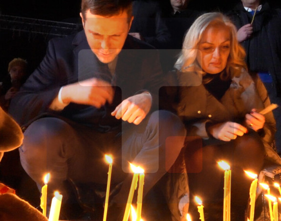 Паљењем свијећа грађани одали пошту страдалим на Цетињу