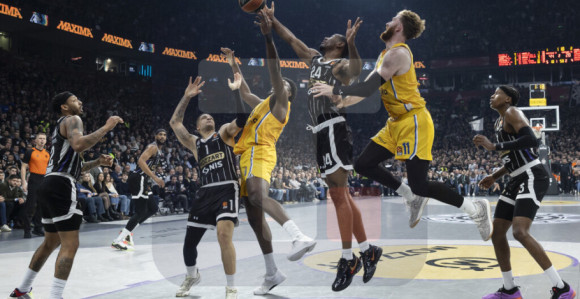 Кошаркаши Партизана убједљиво побиједили Макаби