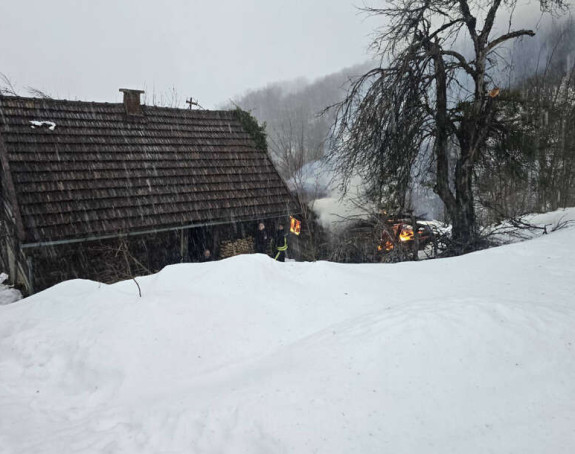 Požar na porodičnoj kući u Ribniku, nema povrijeđenih