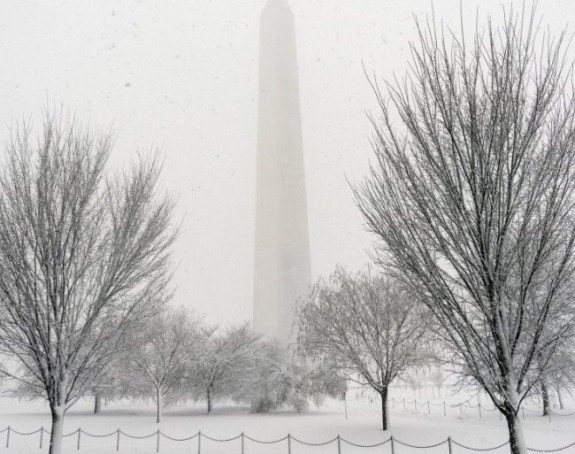 SAD: Zbog snježne oluje otkazano više od 1.500 letova