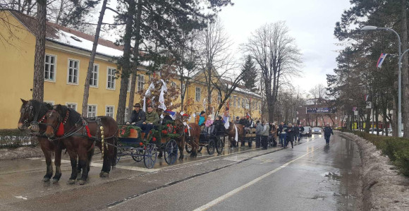 У Бањалуци свечана поворка са бадњацима