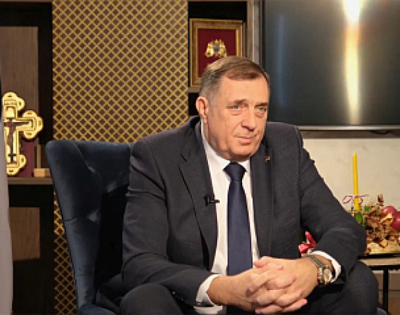 Oglasio se Dodik na društvenim mrežama: Čestitao Božić
