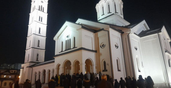 Обиљежавање Божића почело рано јутрос у храмовима