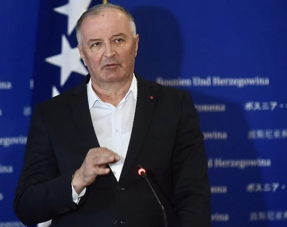 Хелез забранио прелет војног авиона или хеликоптера из СРБ