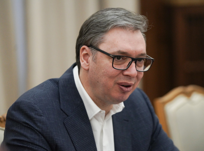 Vučić: Srbija če nastaviti da čvrsto stoji uz Srpsku
