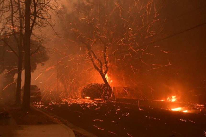 Katastrofa: Stižu olujni vjetrovi u Los Anđeles, požari bukte