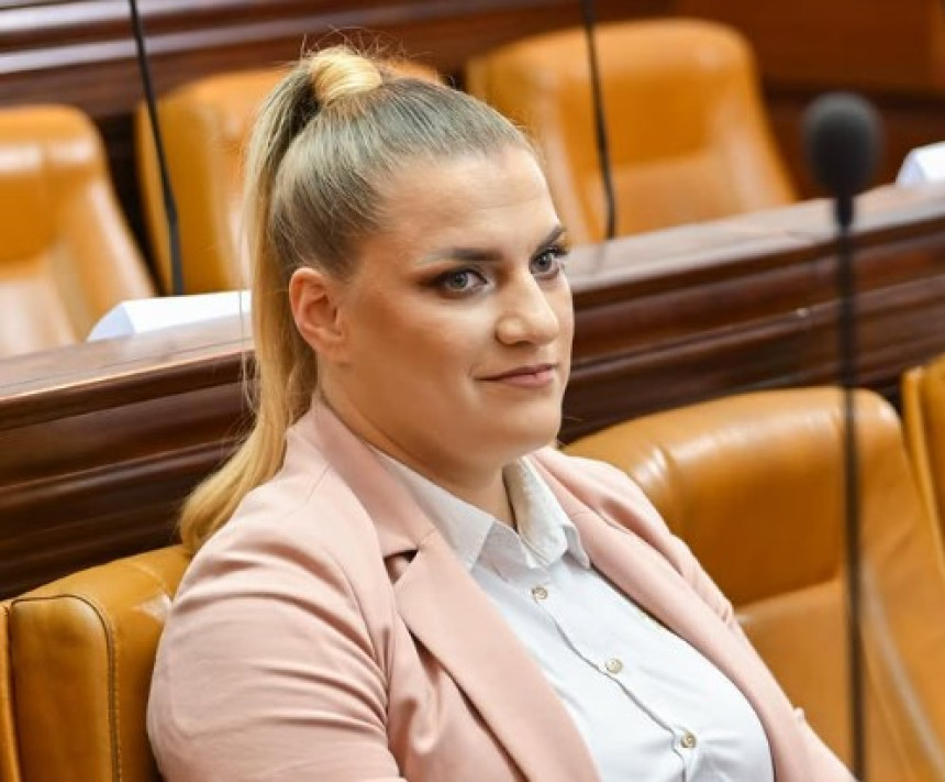 Dijana Ješić je preletač, sreća što se nju ništa ne pita