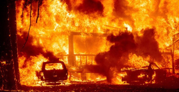 Пожари и јаки вјетрови пустоше Калифорнију: Штета огромна