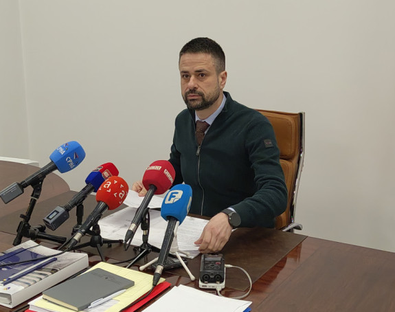 Amidžić kupio novu limuzinu i novi namještaj