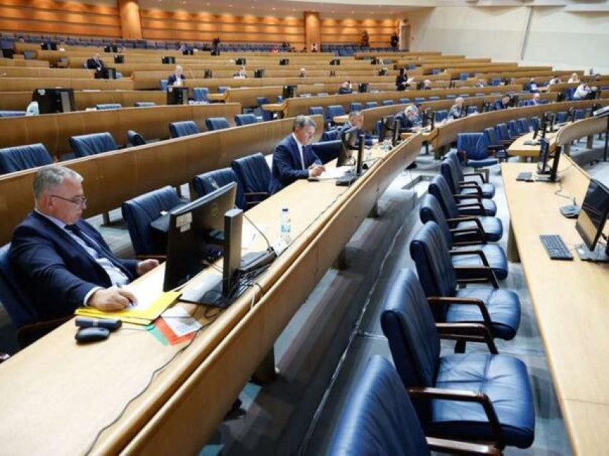 Одгођена сједница, поново запели европски закони