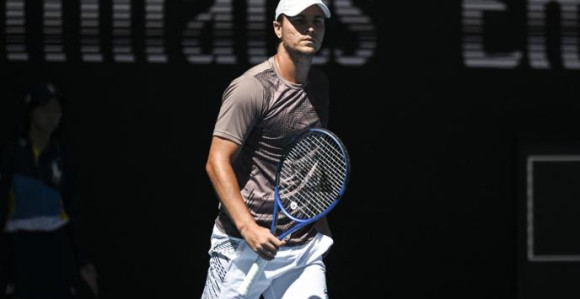 Kecmanović srušio Hurkača i prošao u treće kolo AO