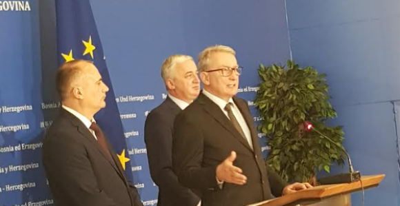 Odgađanje sjednice: Politička trgovina u cilju zaštite Dodika