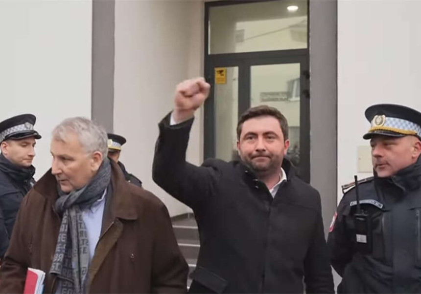 Topić: Vlast glumeći imitira pravnu državu