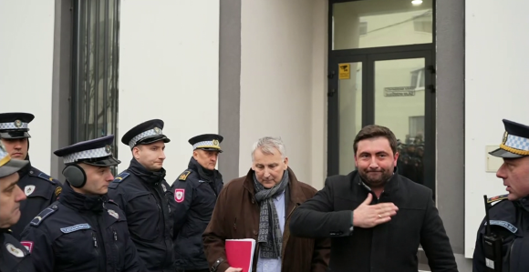 Petroviću zabrana da isplati zaostale stipendije?!