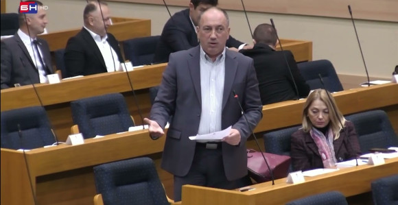 Crnadak: SNSD čini sve da uspori i oteža evropski put