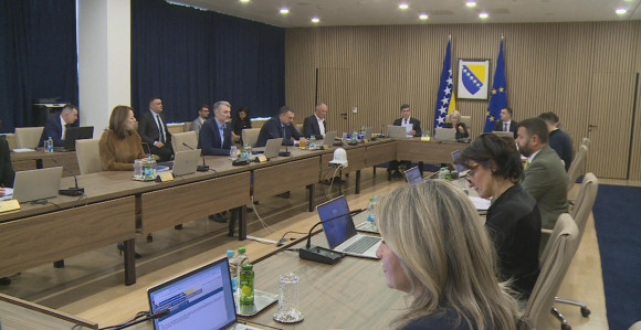 SMBiH nije glasao o smjenama Nešića i Konakovića