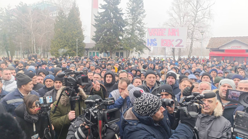 Радници РиТЕ Угљевик настављају протесте, у Влади Српске мук