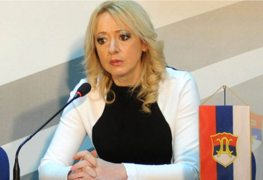 Док све пропада, Додик само брине за своје санкције, остали га не занимају?!