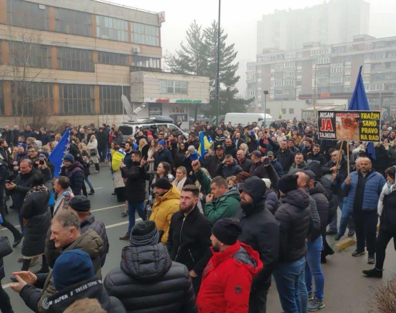 Protest ispred Vlade FBiH zbog minimalne plate