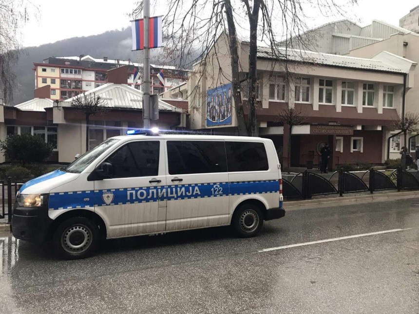 Dojava o bombi bila lažna u školi u Doboju i Zvorniku
