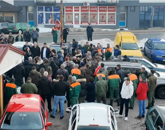 Štrajk upozorenja u ŠG "Visočnik": Isplatite plate!