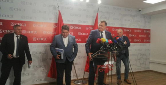 Oko Dodikovog SNSD formira se ŠUPK!