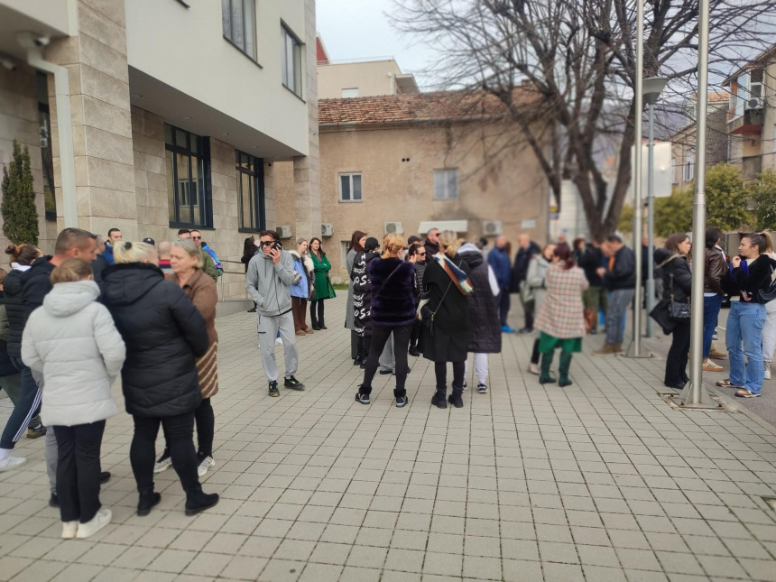 Требињци траже правду испред Палате правде